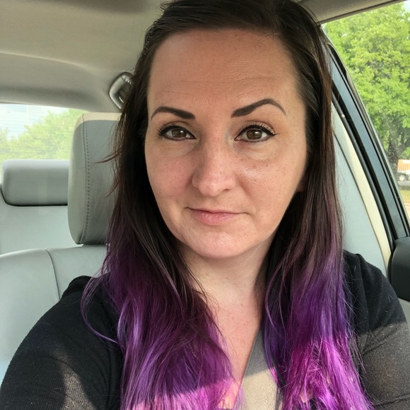 Meet your Posher, Leslie - Picture 2 of 3